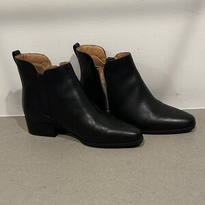 Wonderly Classic Black Ankle Booties